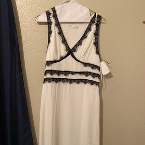 Willow and Clay women’s dress size M